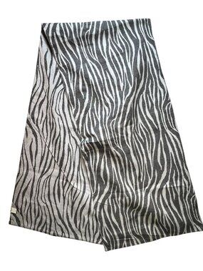 Diane Von Furstenberg Zebra Print Reversible Table Runner Gray White Classic
